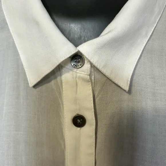 Guess White Button-Down Shirt, woman’s XL, lightweight 100% Rayon (Viscose) - Picture 4 of 11